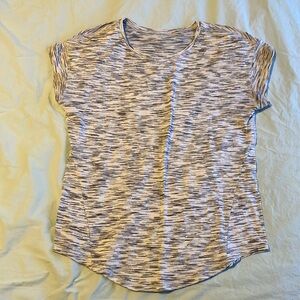 Lululemonn T shirt